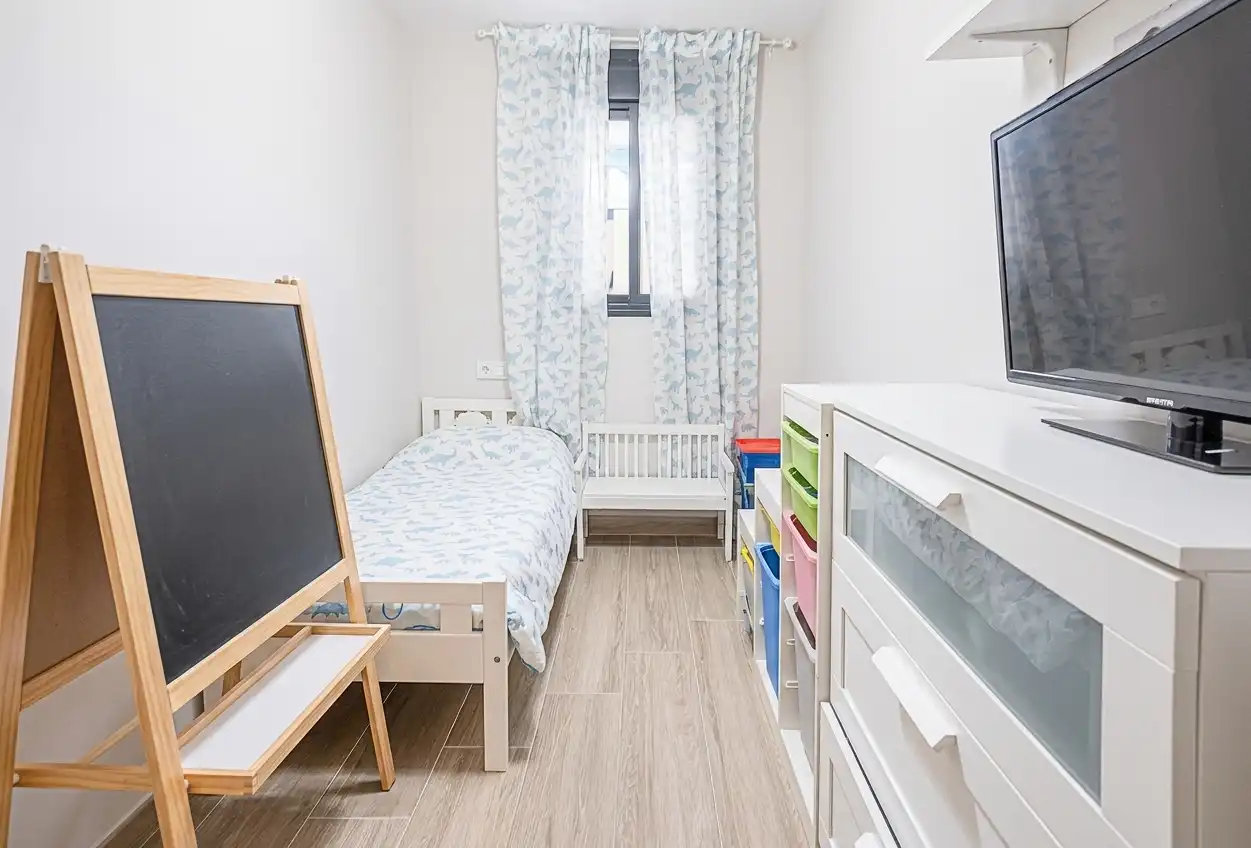 Bedroom of Flat for sale in Vélez-Málaga  with Air Conditioner, Terrace and Community pool