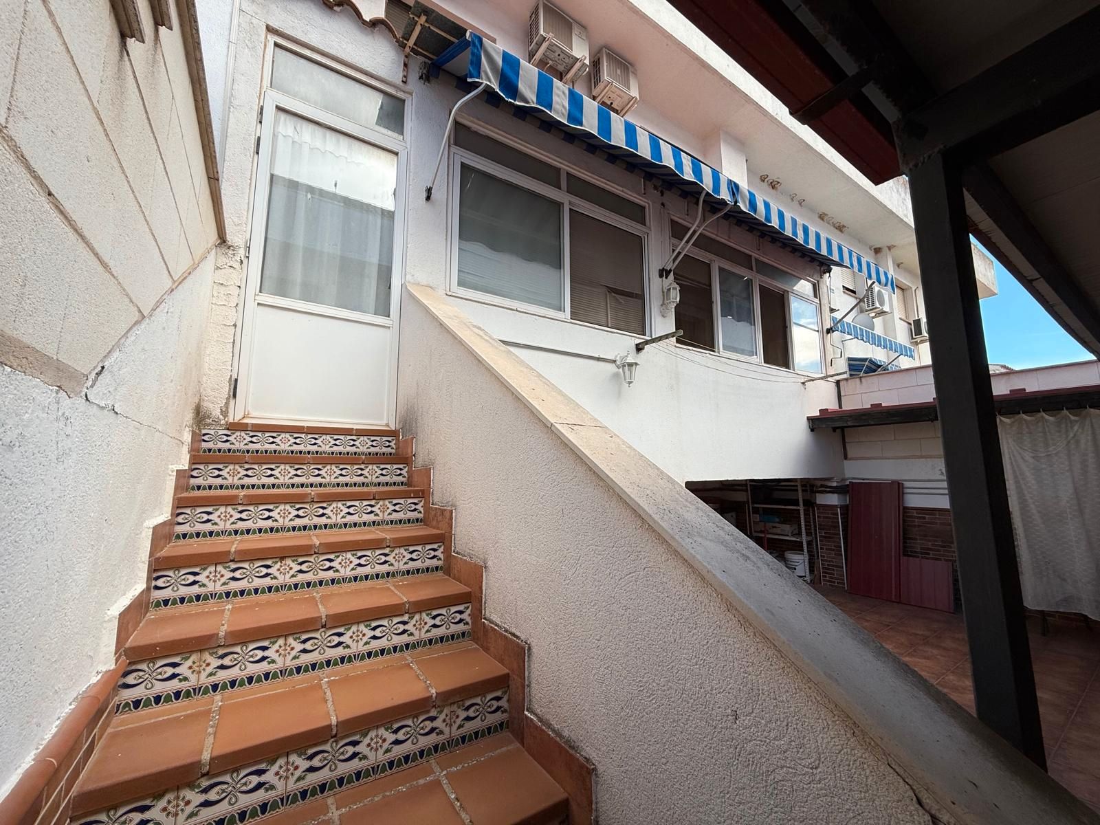 Vista exterior de Casa adosada en venta en Poblete con Aire acondicionado, Calefacción y Terraza