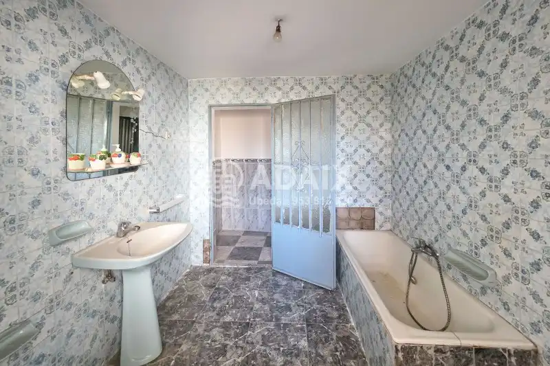 Bathroom of Houses for sale in Úbeda