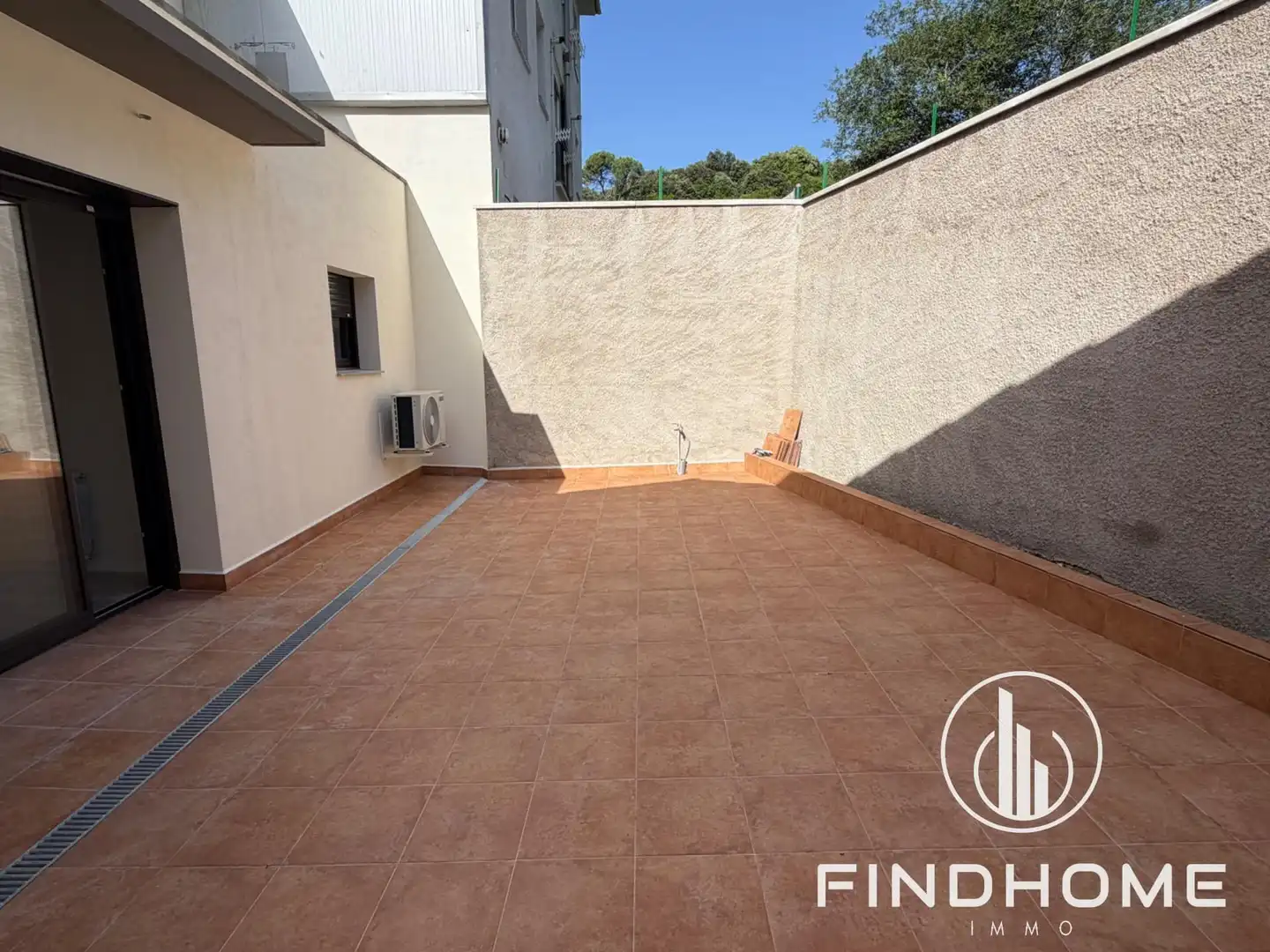 Terrassa de Casa adosada en venda en Olot amb Aire condicionat, Calefacció i Jardí privat