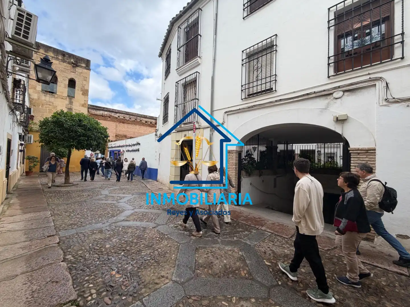 Vista exterior de Garatge en venda en Córdoba