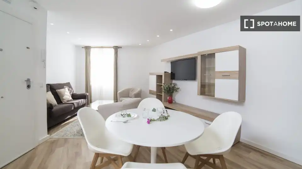 Sala d'estar de Pis de lloguer en Valencia amb Aire condicionat, Calefacció i Moblat