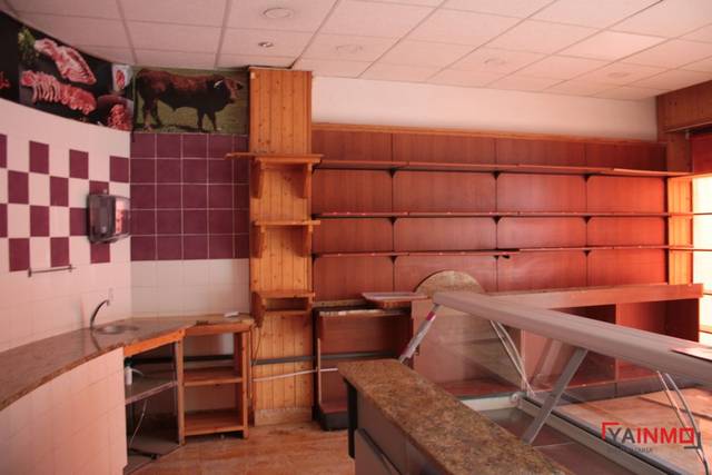 Local comercial en Venta en Ariznabarra