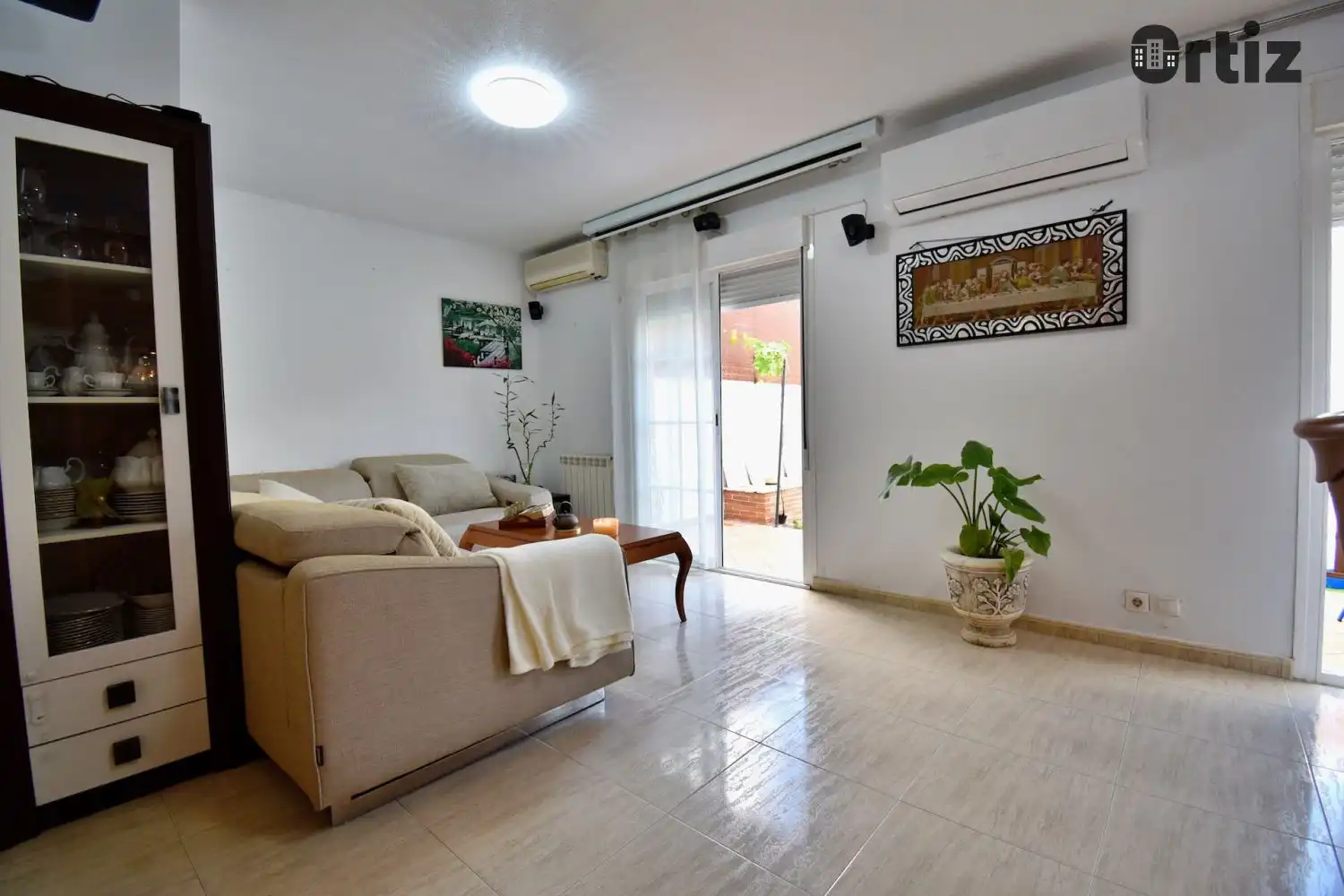 Sala de estar de Casa o chalet en venta en Loeches con Aire acondicionado, Calefacción y Terraza