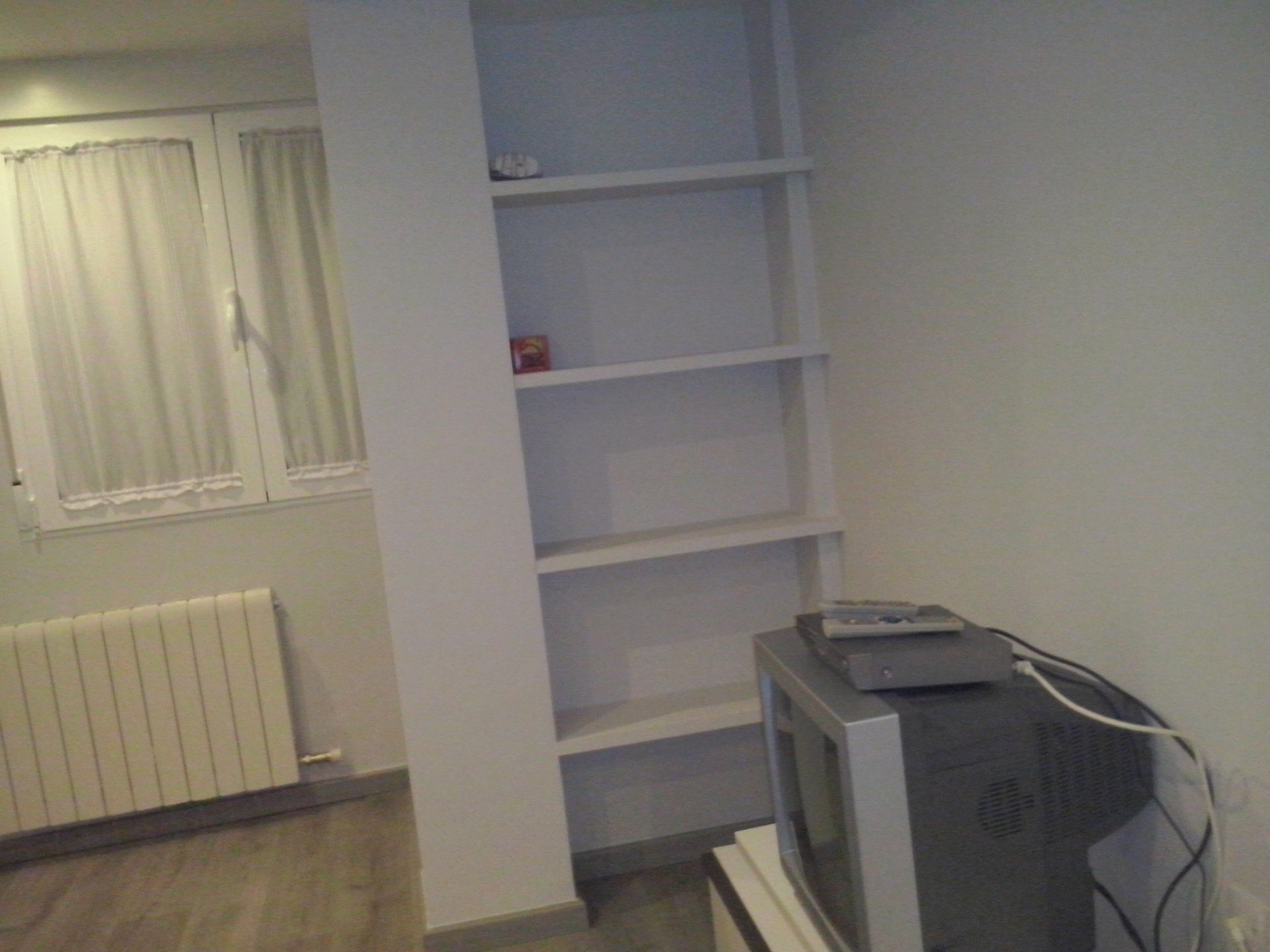 Bedroom of Flat to rent in  Zaragoza Capital  with Heating, Parquet flooring and Furnished