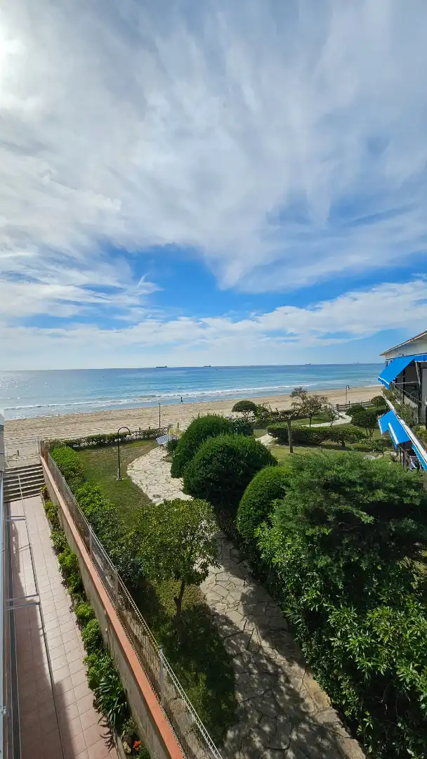 Vista exterior de Pis en venda en Tarragona amb Terrassa, Moblat i Forn