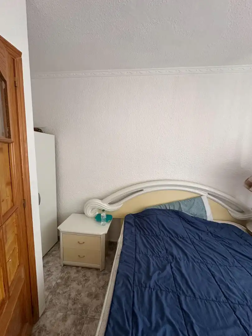 Habitación de Apartamento en venta en Alicante / Alacant con Aire acondicionado, Amueblado y Balcón