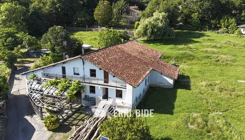 Außenansicht von Country house zum Verkauf in Maruri-Jatabe mit Privatgarten und Abstellraum