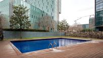 Swimming pool of Flat for sale in  Barcelona Capital  with Air Conditioner, Heating and Private garden