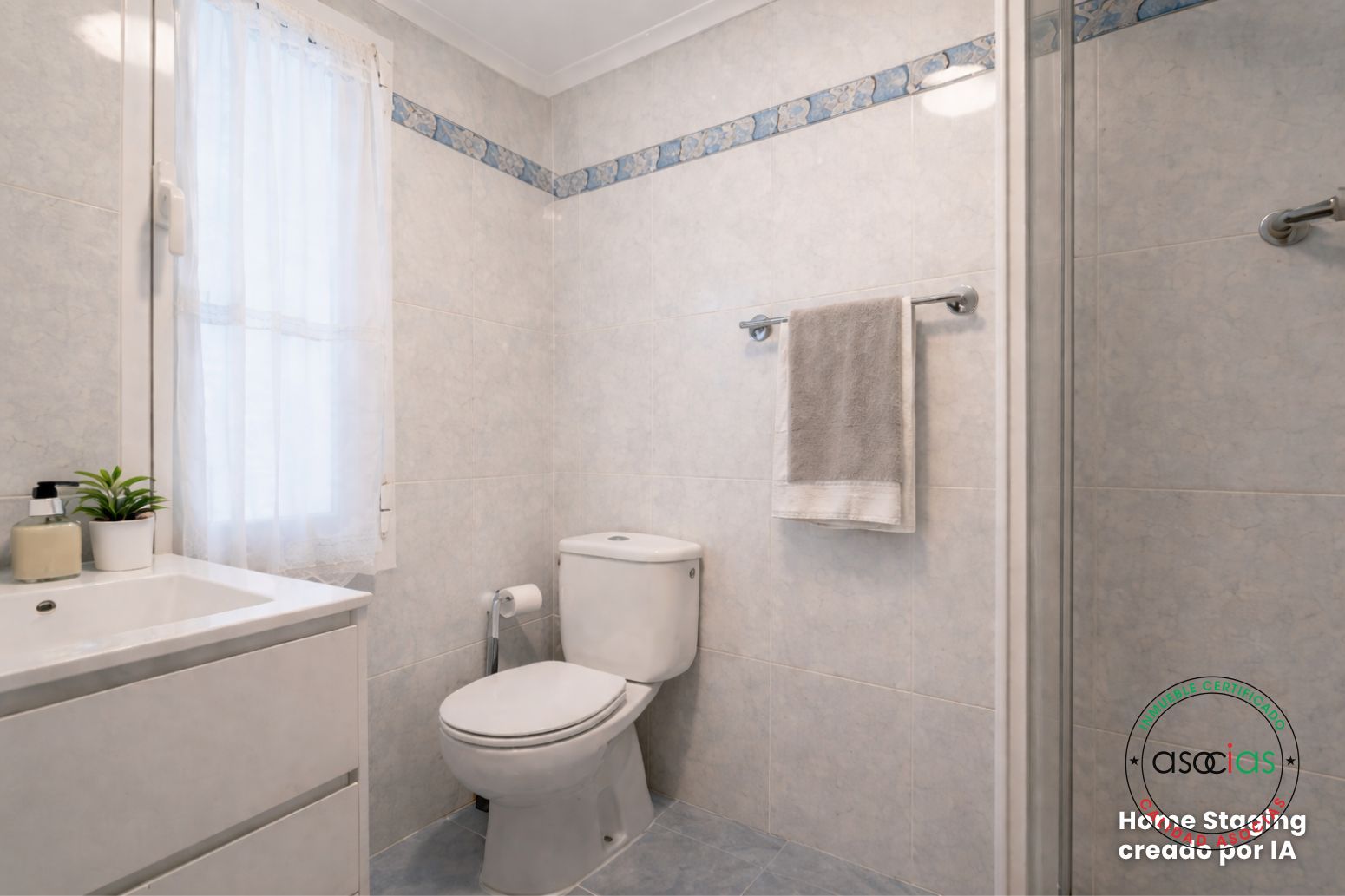 Bathroom of Flat for sale in Gijón   with Heating and Parquet flooring
