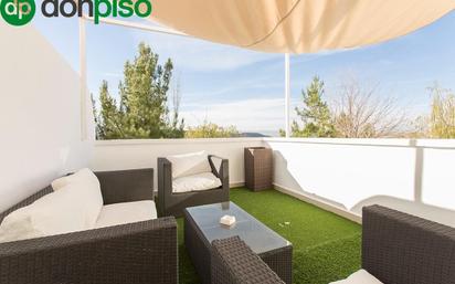 Terrassa de Casa adosada en venda en Cenes de la Vega amb Jardí privat, Terrassa i Piscina