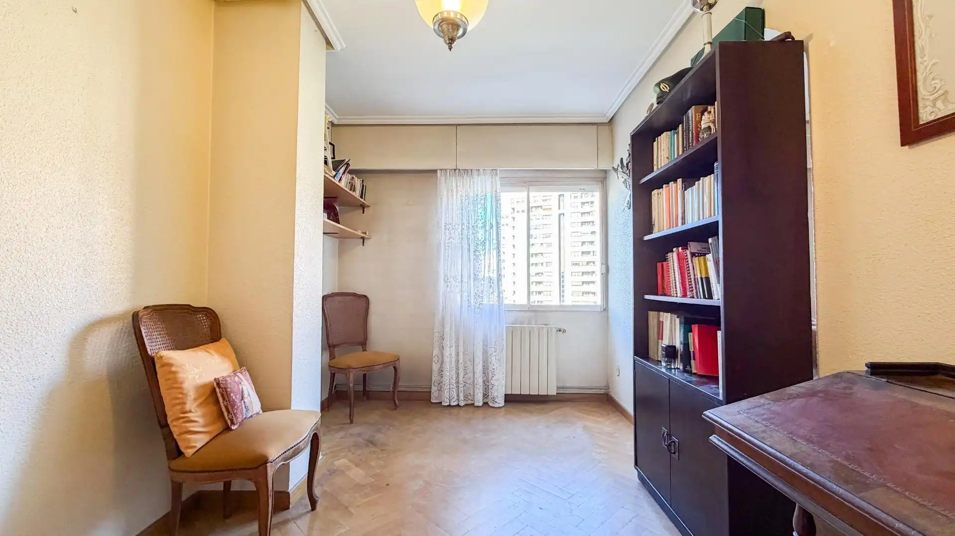 Schlafzimmer von Wohnung zum Verkauf in Valencia mit Klimaanlage, Heizung und Parkett