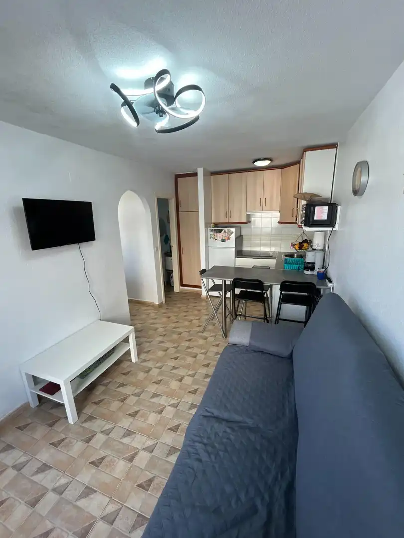 Cuina de Planta baixa de lloguer en Torrevieja amb Aire condicionat, Moblat i Piscina comunitària