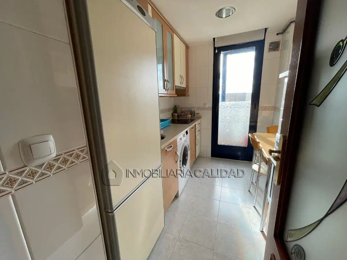 Cocina de Piso de alquiler en Burgos con Calefacción, Trastero y Amueblado