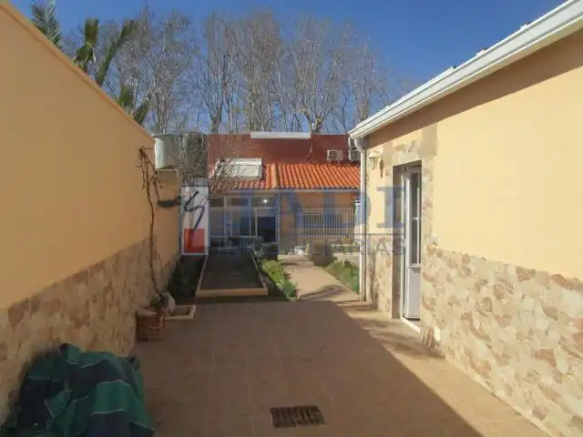 Vista exterior de Casa o chalet en venta en Membrilla con Aire acondicionado, Calefacción y Trastero