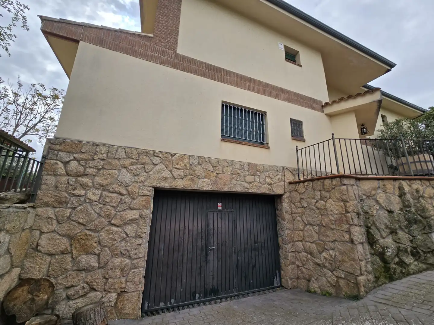 Vista exterior de Casa o chalet en venta en Morata de Tajuña con Aire acondicionado, Calefacción y Jardín privado