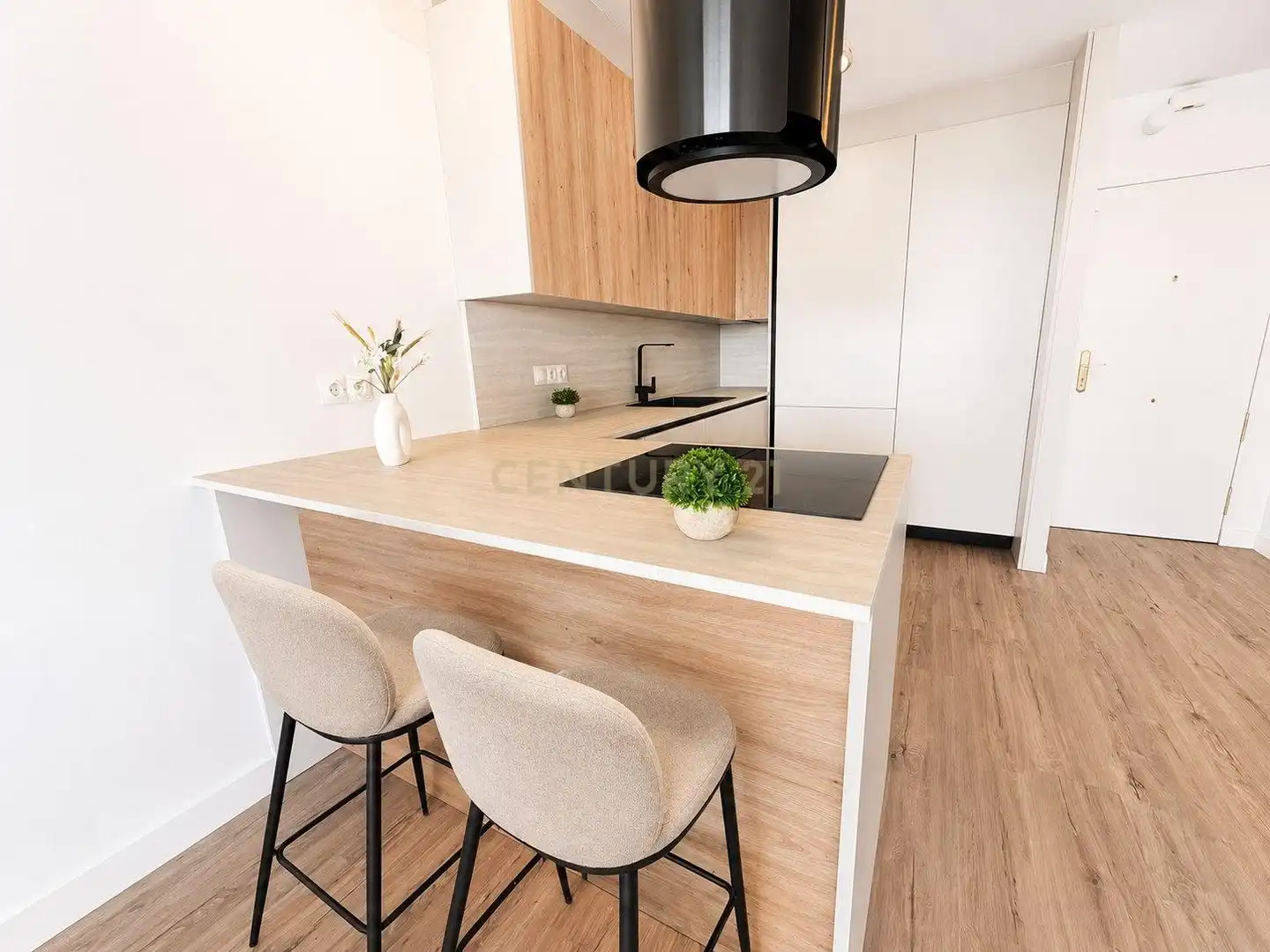Cuina de Apartament en venda en Mijas amb Forn, Alarma i Piscina comunitària