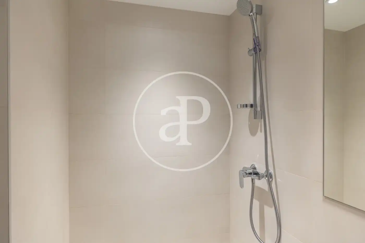 Bany de Pis de lloguer en Viladecans amb Aire condicionat, Calefacció i Terrassa