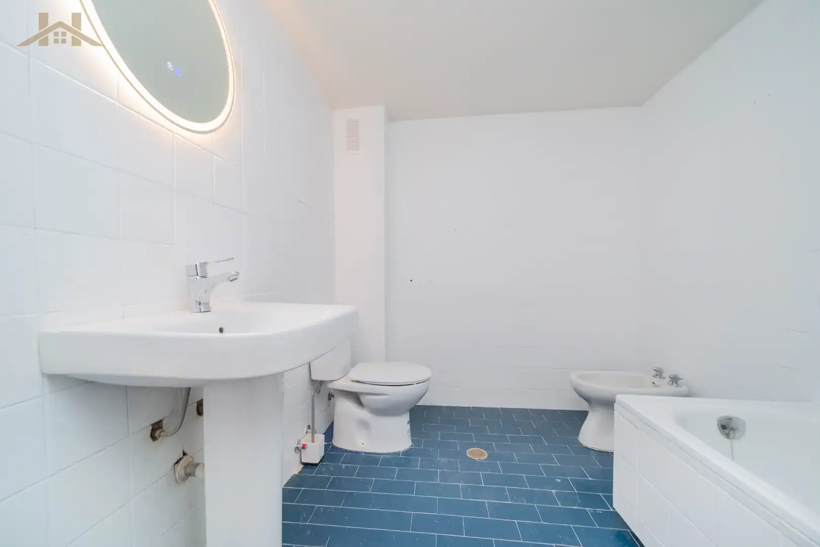 Baño de Casa adosada en venta en Las Rozas de Madrid con Aire acondicionado, Calefacción y Jardín privado