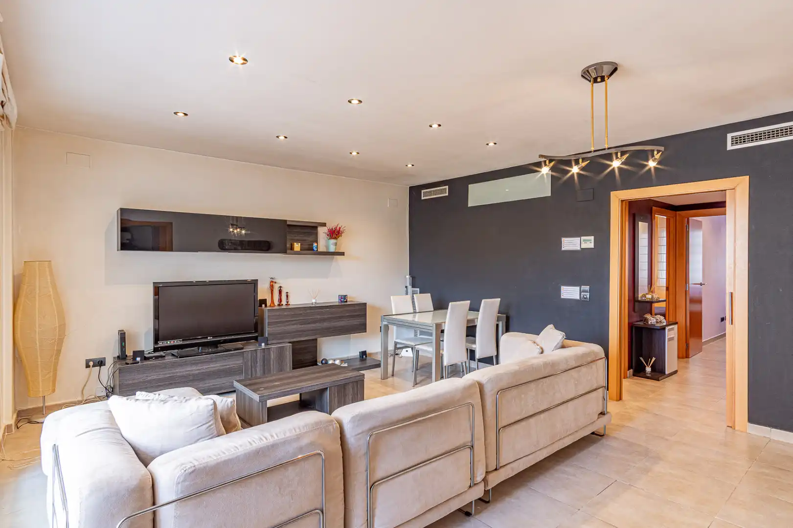 Wohnzimmer von Wohnung zum Verkauf in Llançà mit Klimaanlage, Heizung und Terrasse