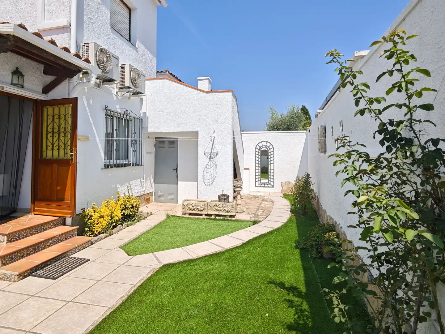 Jardín de Casa adosada en venta en Empuriabrava con Aire acondicionado, Calefacción y Terraza