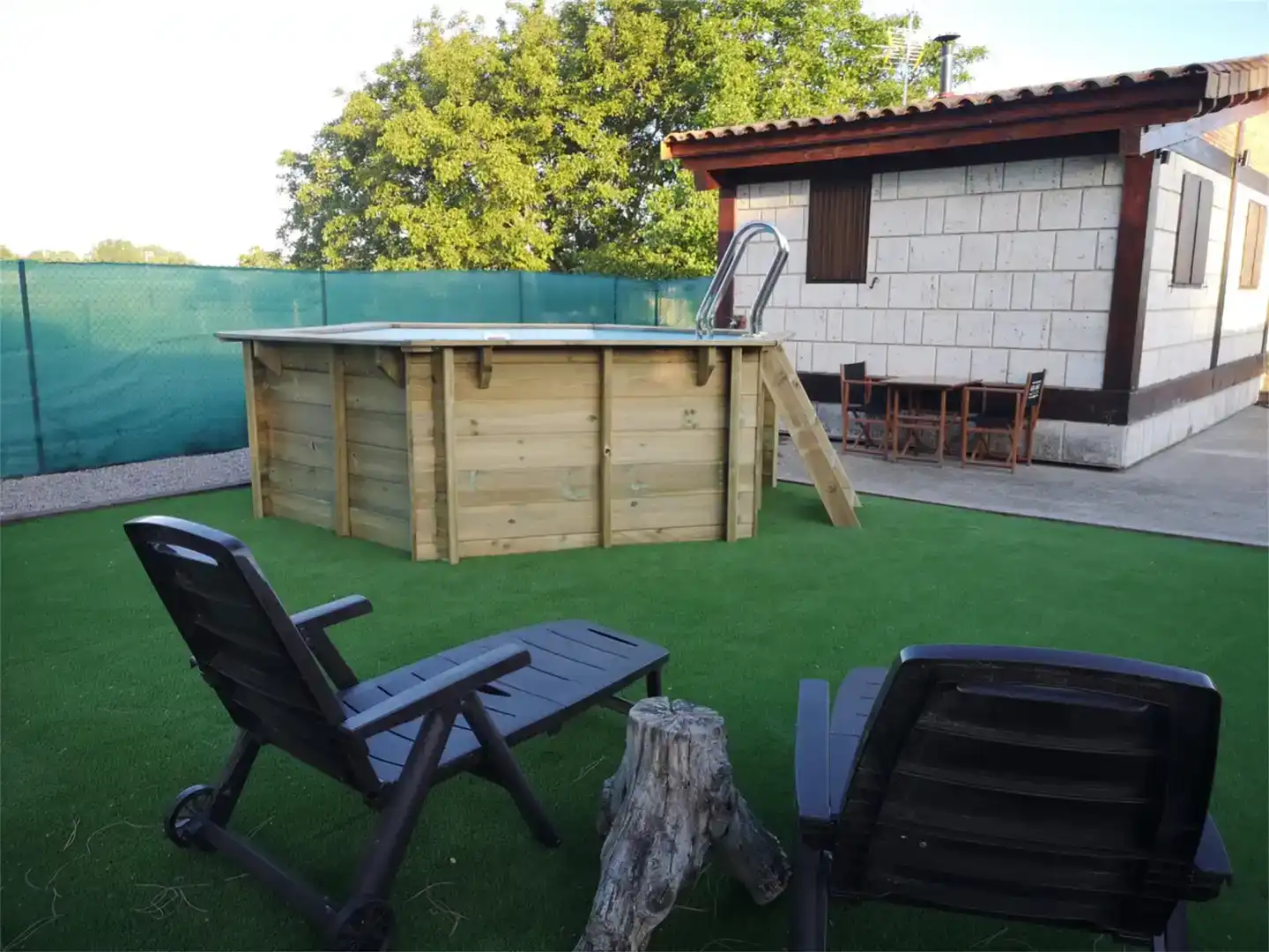 Terrasse von Haus oder Chalet zum Verkauf in Cihuri mit Schwimmbad und Balkon