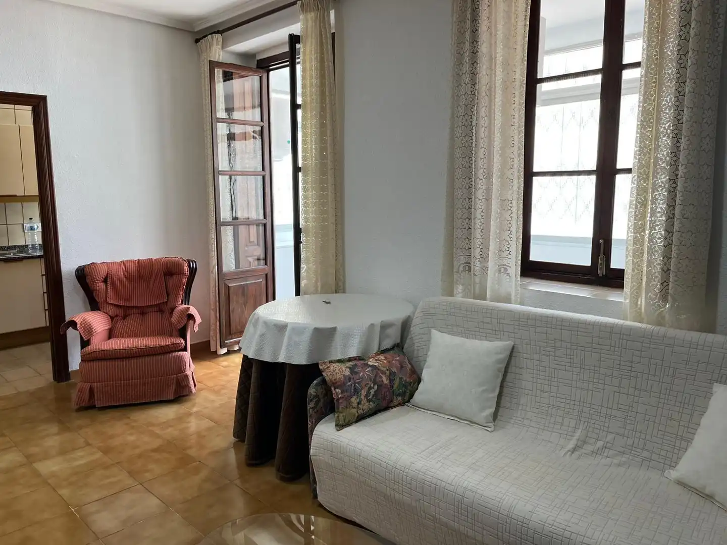 Sala d'estar de Pis de lloguer en Valencia amb Aire condicionat, Moblat i Balcó