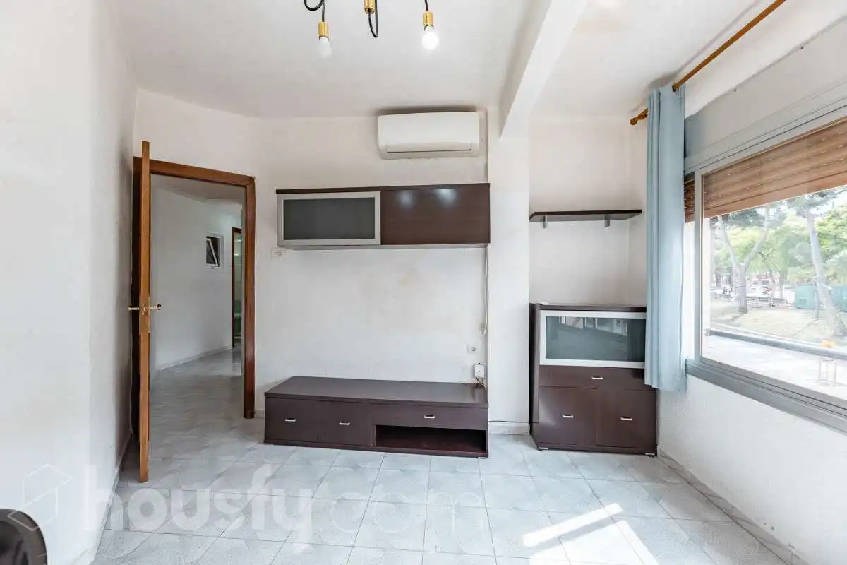 Living room of Flat for sale in Cornellà de Llobregat  with Air Conditioner