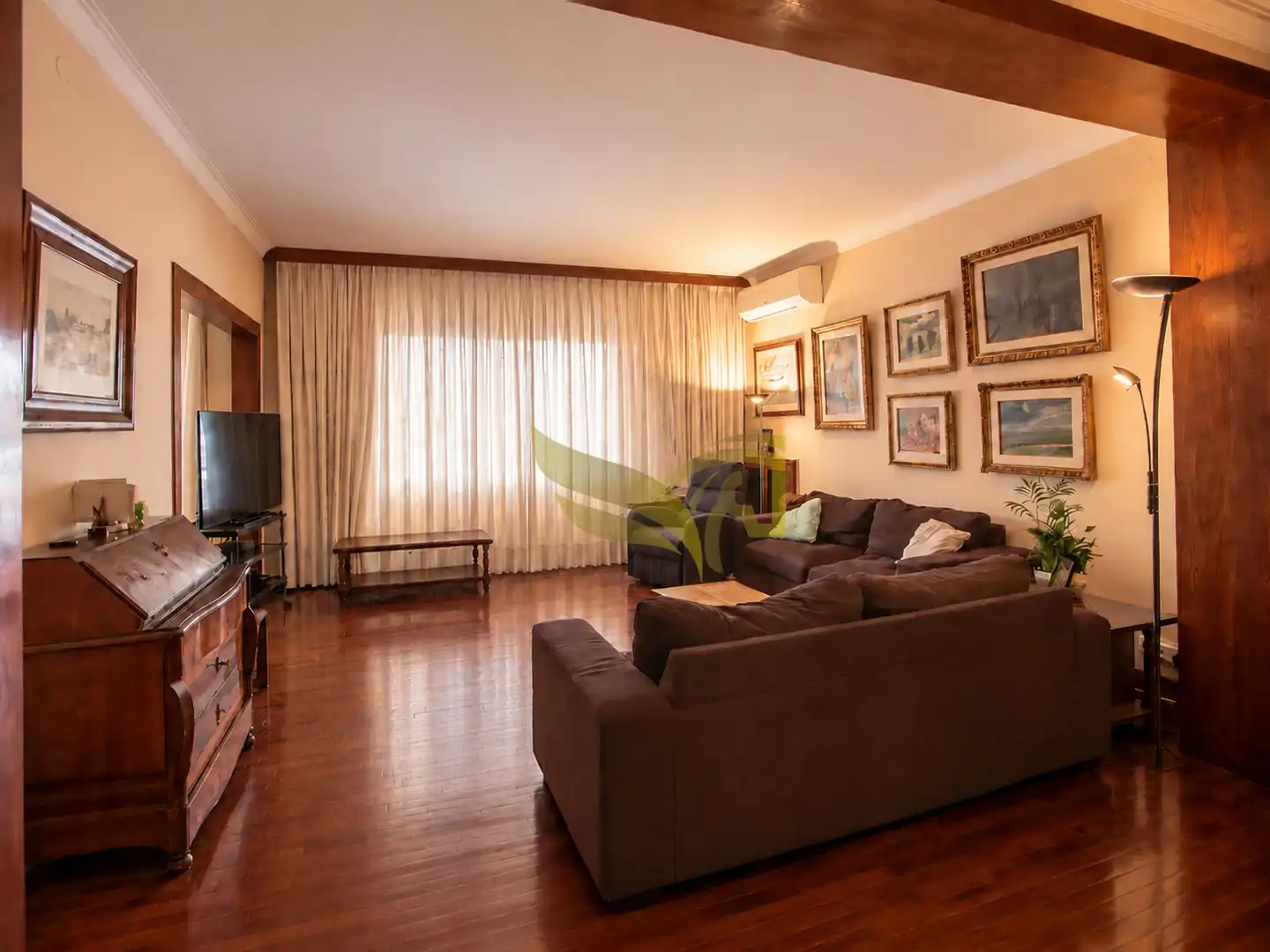 Living room of Flat for sale in Madrid  with Air Conditioner and Parquet flooring