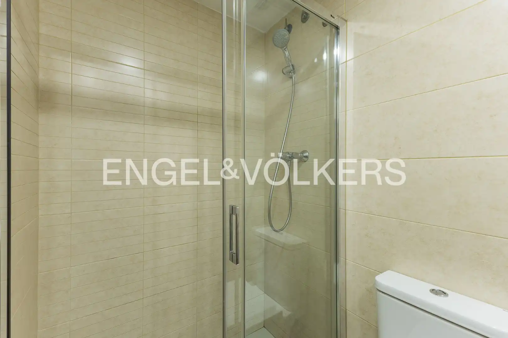Baño de Piso en venta en Esplugues de Llobregat con Aire acondicionado, Calefacción y Jardín privado