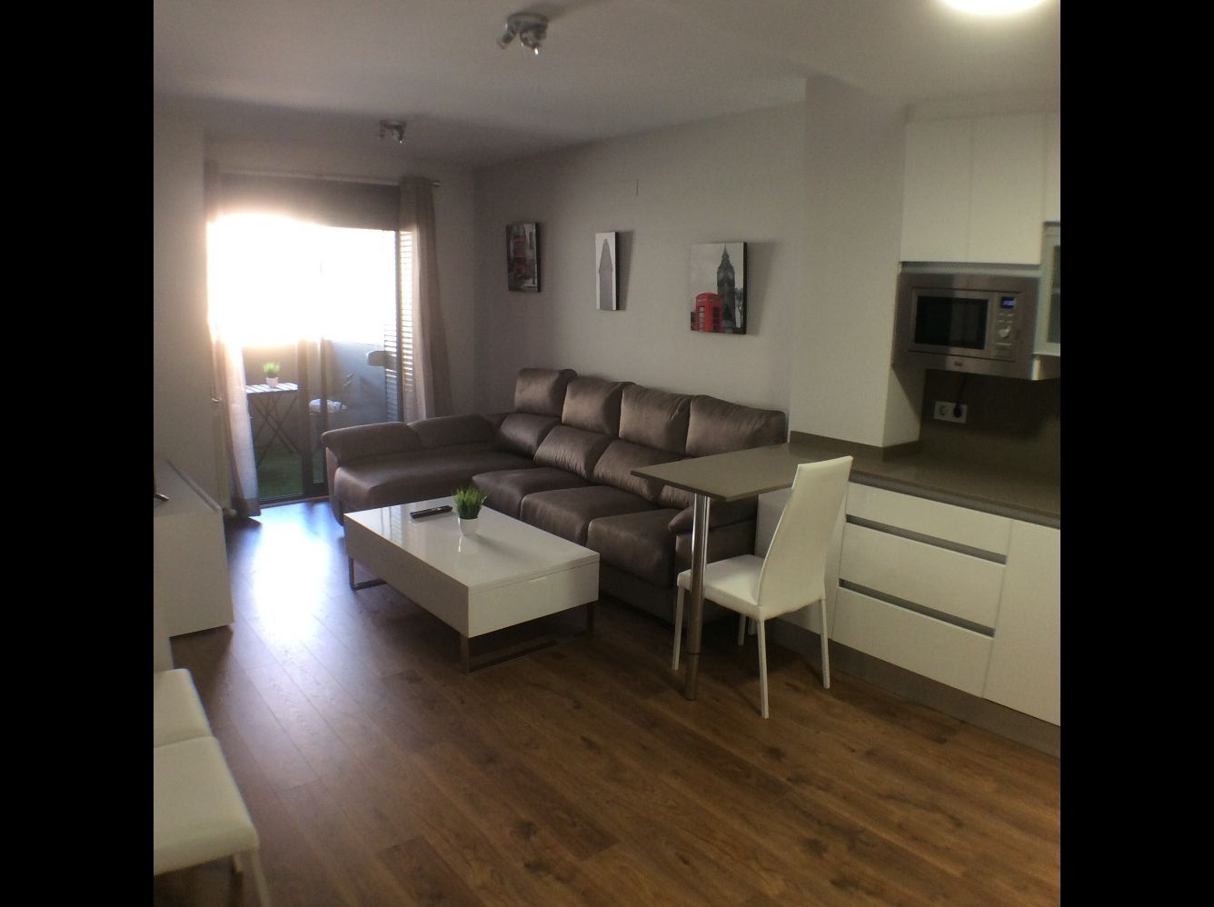 Sala d'estar de Pis de lloguer en  Granada Capital amb Aire condicionat, Calefacció i Parquet