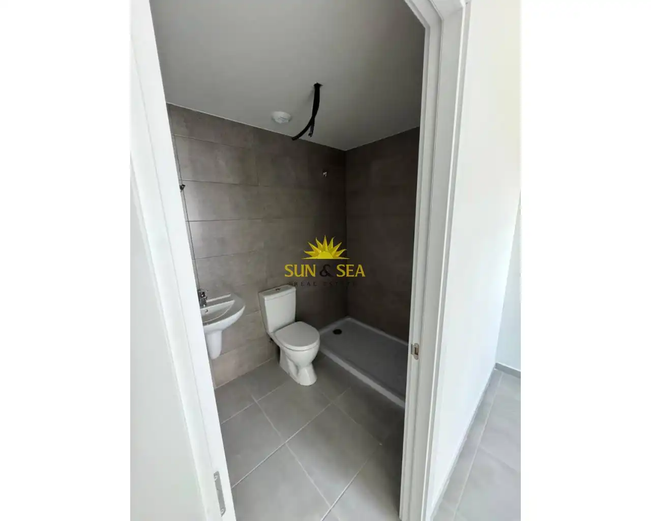 Bathroom of Apartments for rent in Elche / Elx  with Air Conditioner, Heating and Balcony