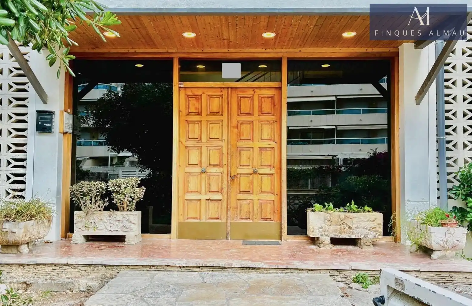 Exterior view of Flat for sale in Vilanova i la Geltrú