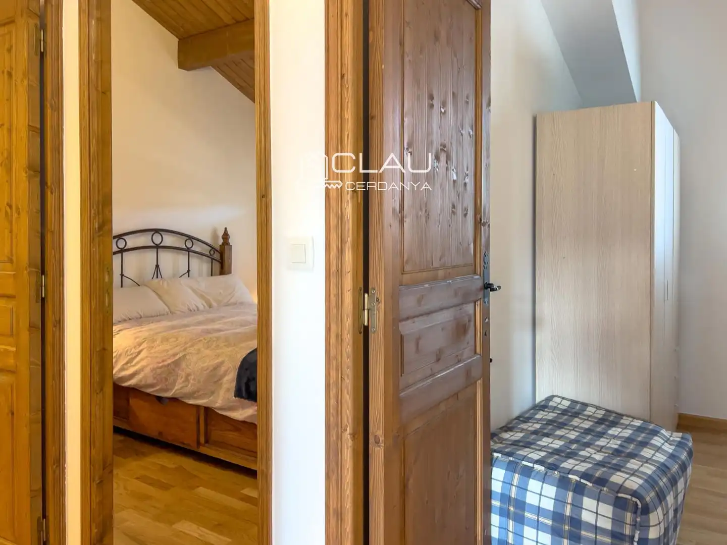 Bedroom of Detached homes for rent in Osséja  with Heating, Private garden and Parquet flooring