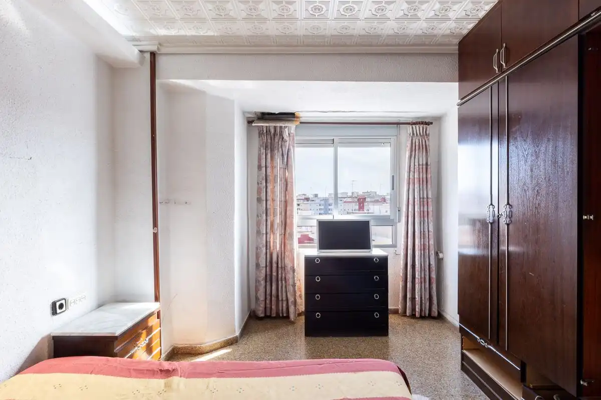 Habitación de Piso en venta en Valencia con Calefacción