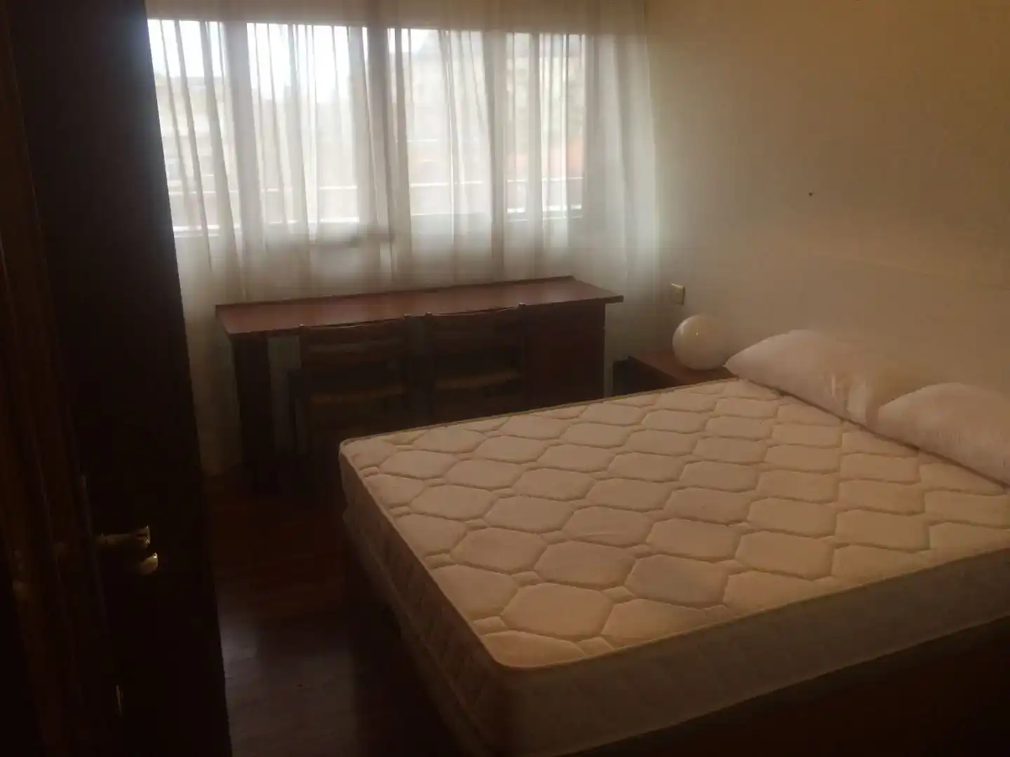 Habitación de Piso para compartir en Vitoria - Gasteiz con Parquet, Amueblado y Balcón