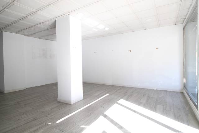 Local comercial en Alquiler en Camino de Casabermeja, 4 en Barrio de Ciudad Jardín