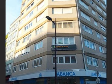 Pis amb ascensor en venda a Rúa Vázquez de Parga 15