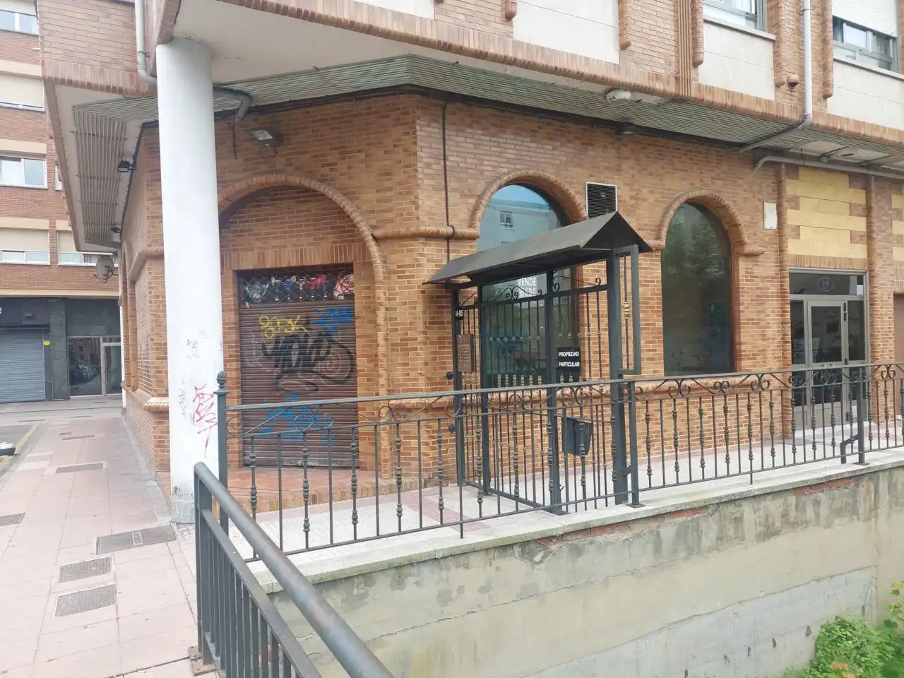 Außenansicht von Geschaftsraum zur Miete in Mieres (Asturias) mit Alarm