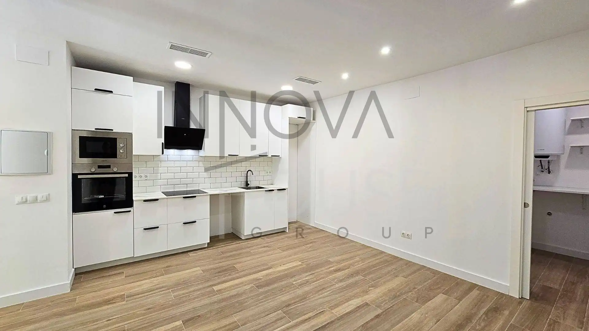 Planta baja en venta en Carrer de les Aigües del Llobregat, La Florida