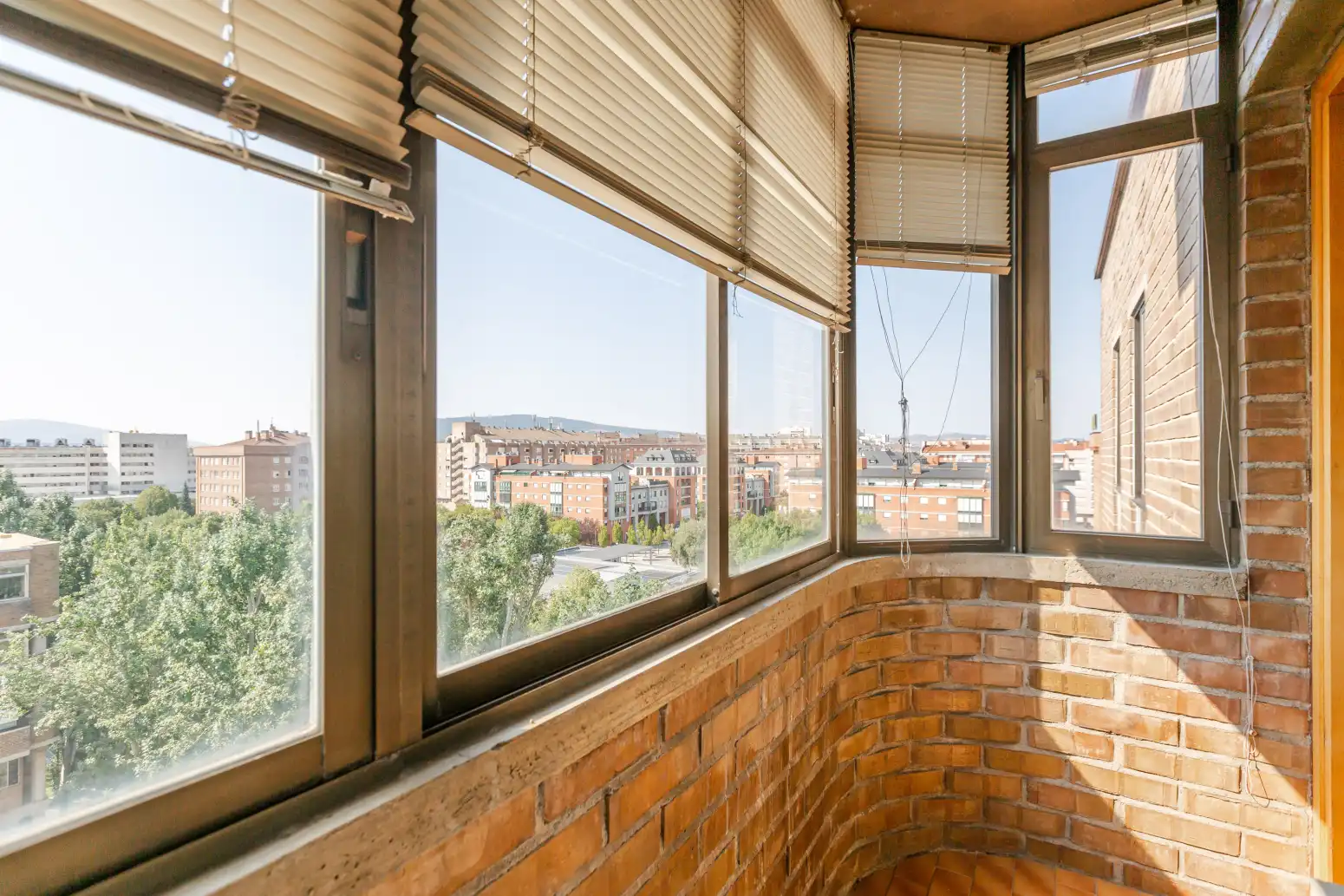 Terrassa de Pis de lloguer en  Pamplona / Iruña amb Calefacció, Parquet i Terrassa