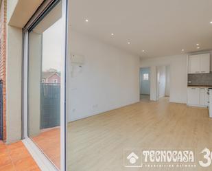 Living room of Flat for sale in Montcada i Reixac  with Air Conditioner, Parquet flooring and Balcony