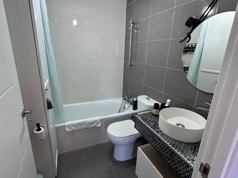 Bany de Pis en venda en  Zaragoza Capital amb Aire condicionat, Piscina i Balcó