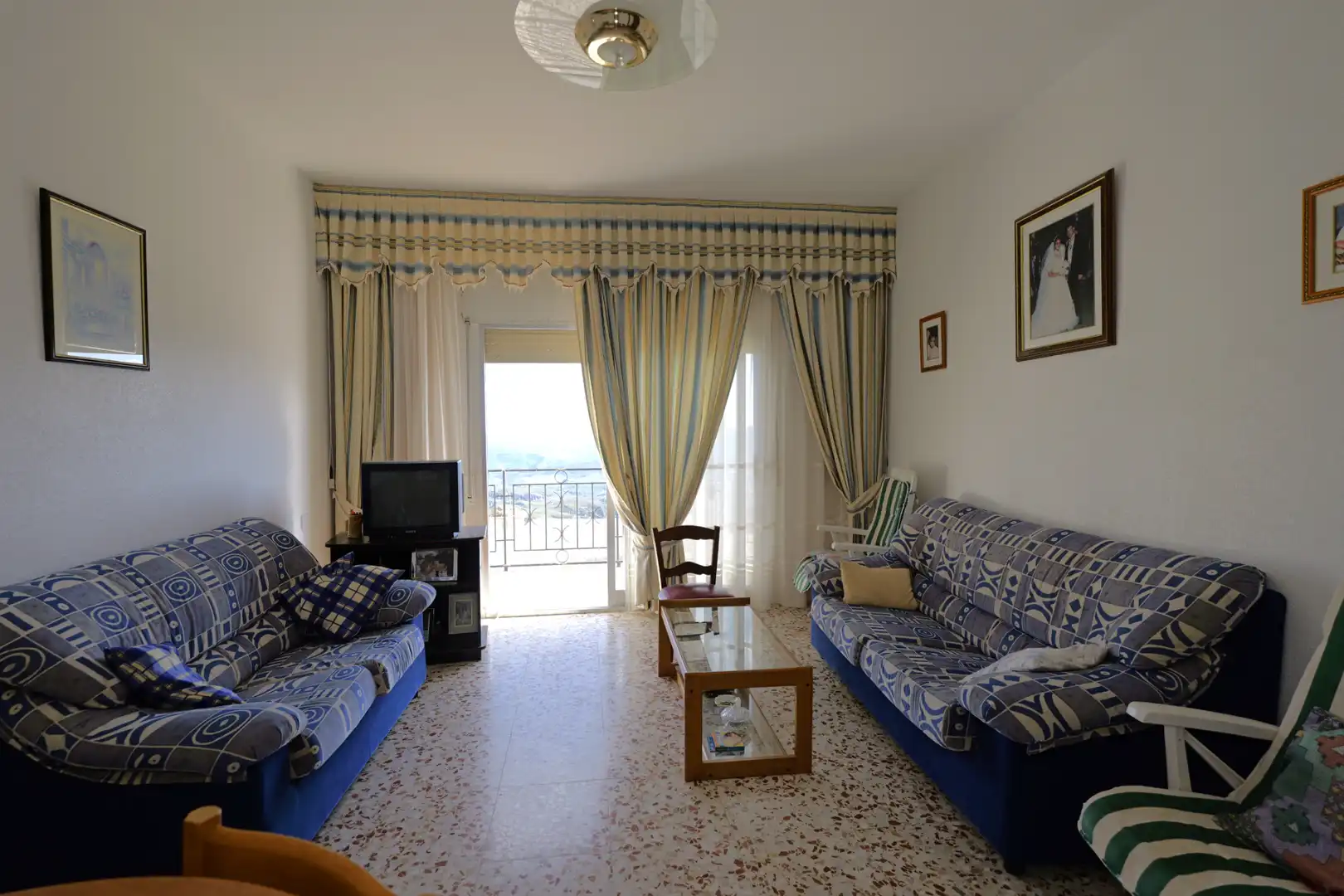 Wohnzimmer von Einfamilien-Reihenhaus zum Verkauf in Nevada mit Terrasse, Möbliert und Balkon