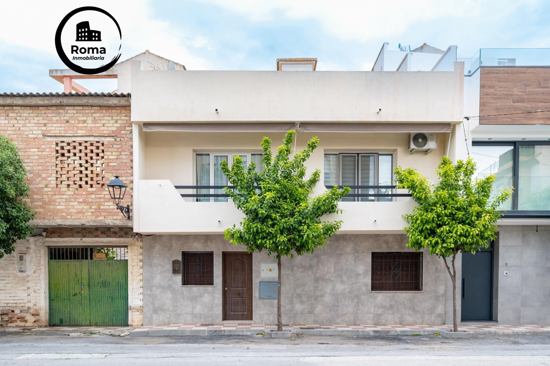 Exterior view of Single-family semi-detached for sale in Churriana de la Vega  with Heating, Terrace and Balcony