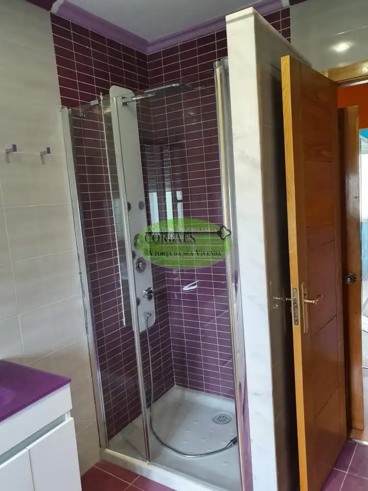 Baño de Piso en venta en Celanova con Calefacción y Amueblado