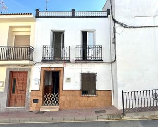 Vista exterior de Casa o xalet en venda en Fuente de Piedra amb Jardí privat i Traster