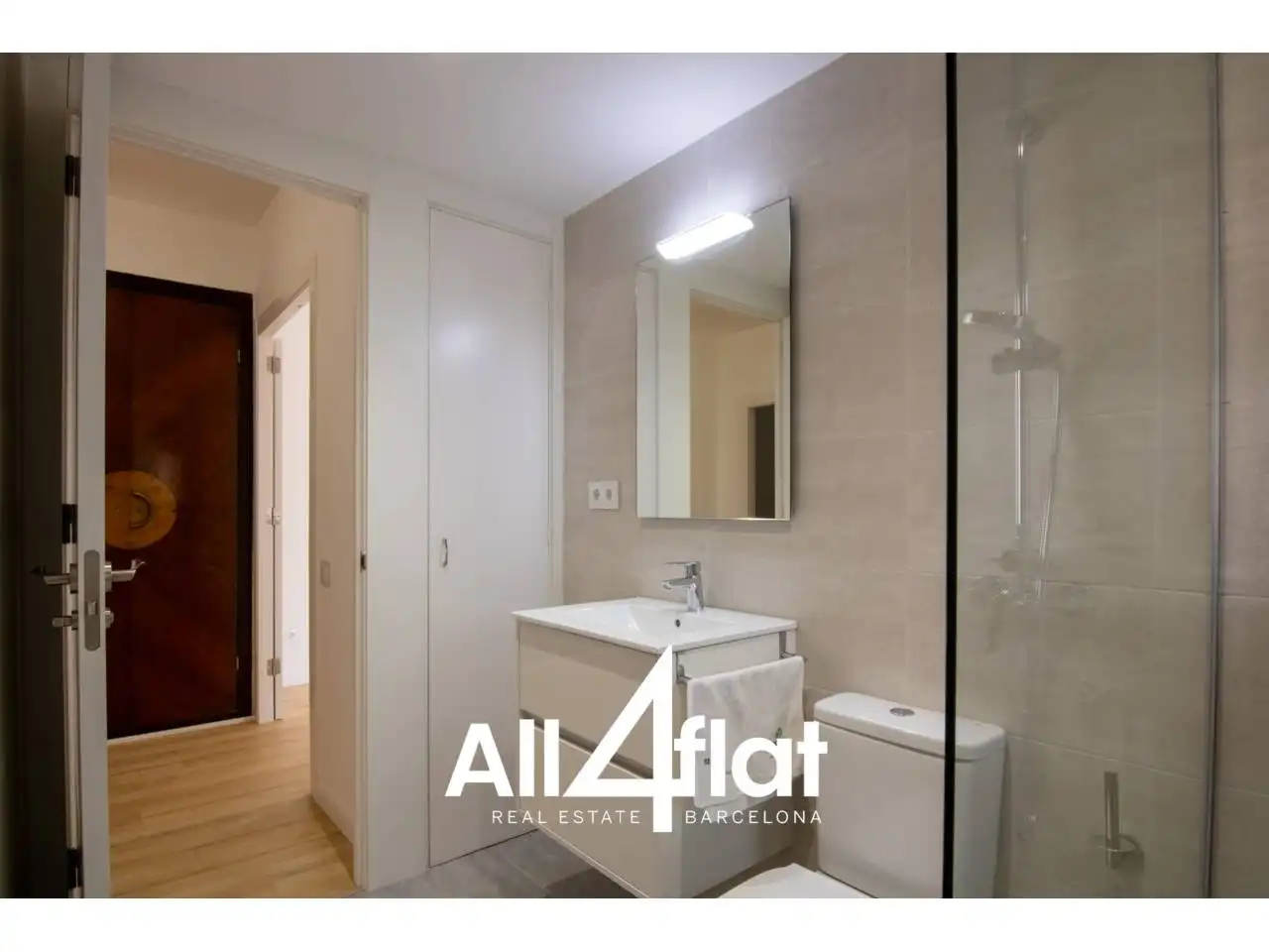 Badezimmer von Maisonette zur Miete in Mataró mit Klimaanlage und Parkett