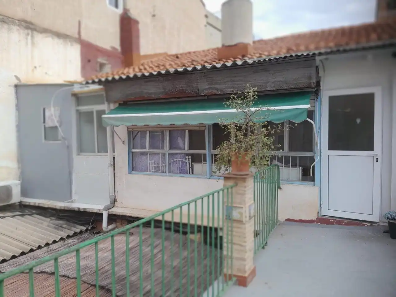 Vista exterior de Piso en venta en Burjassot con Aire acondicionado, Calefacción y Jardín privado