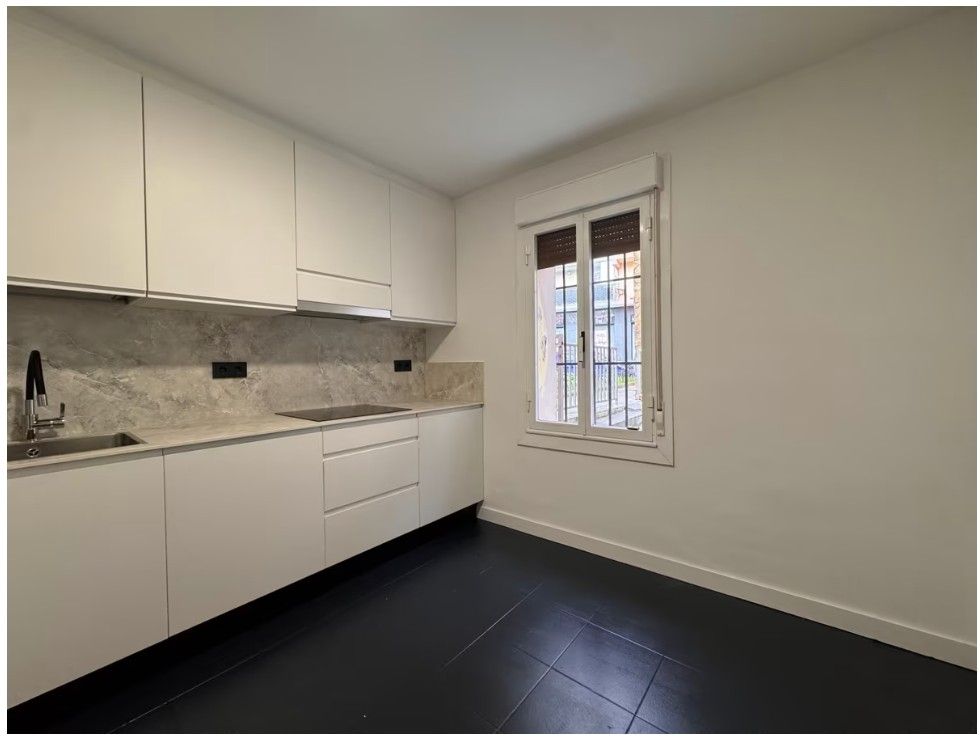 Cocina de Apartamento en venta en Irun  con Calefacción, Trastero y Amueblado